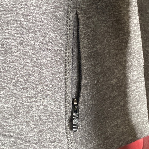 Lululemon cropped long sleeve shirt - Picture 3 of 5